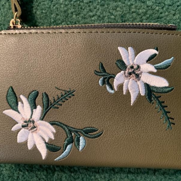 Embroidered Flower Wallet - Picture 2 of 12